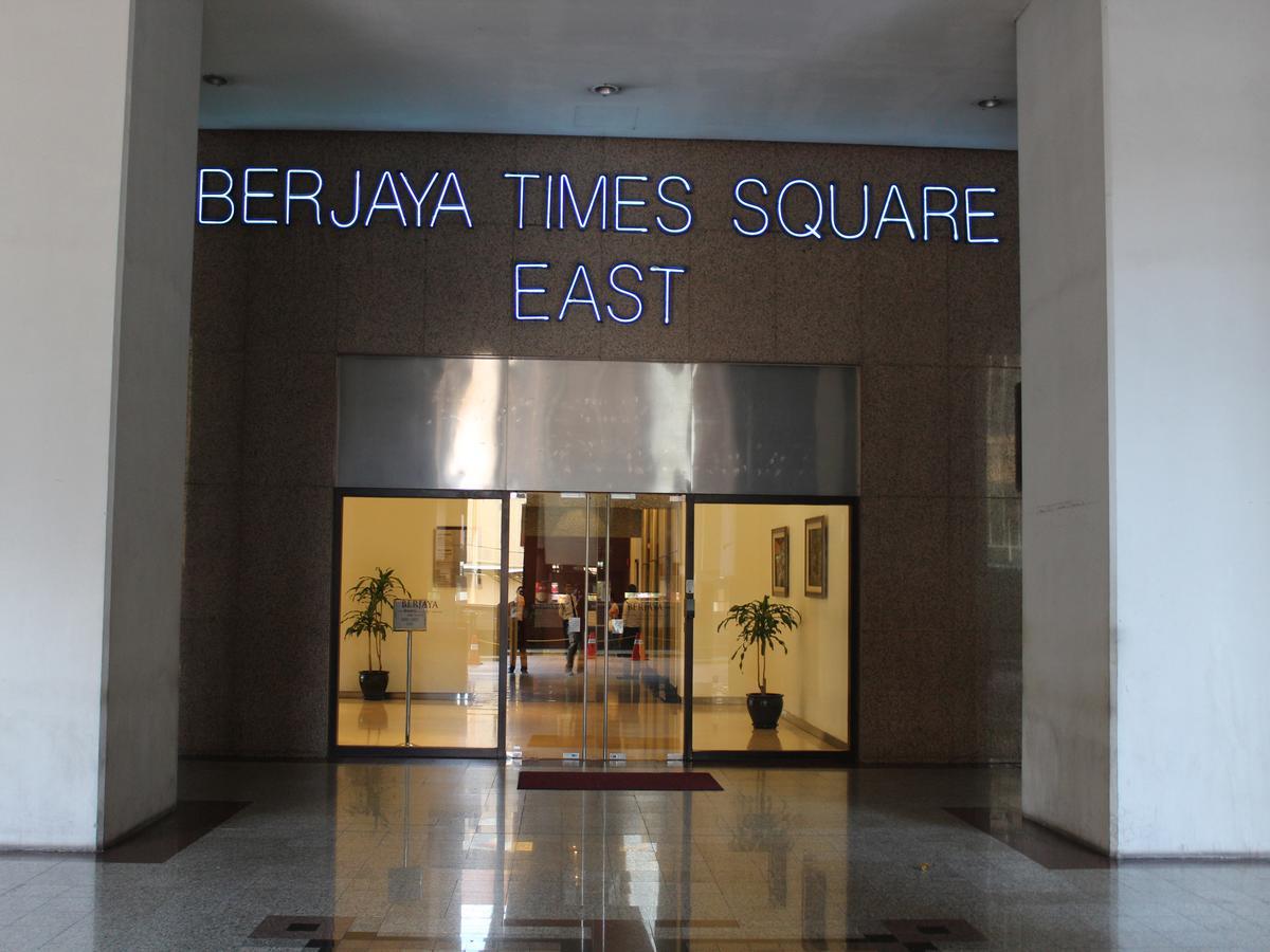 Times Square Service Suites Куала Лумпур Екстериор снимка