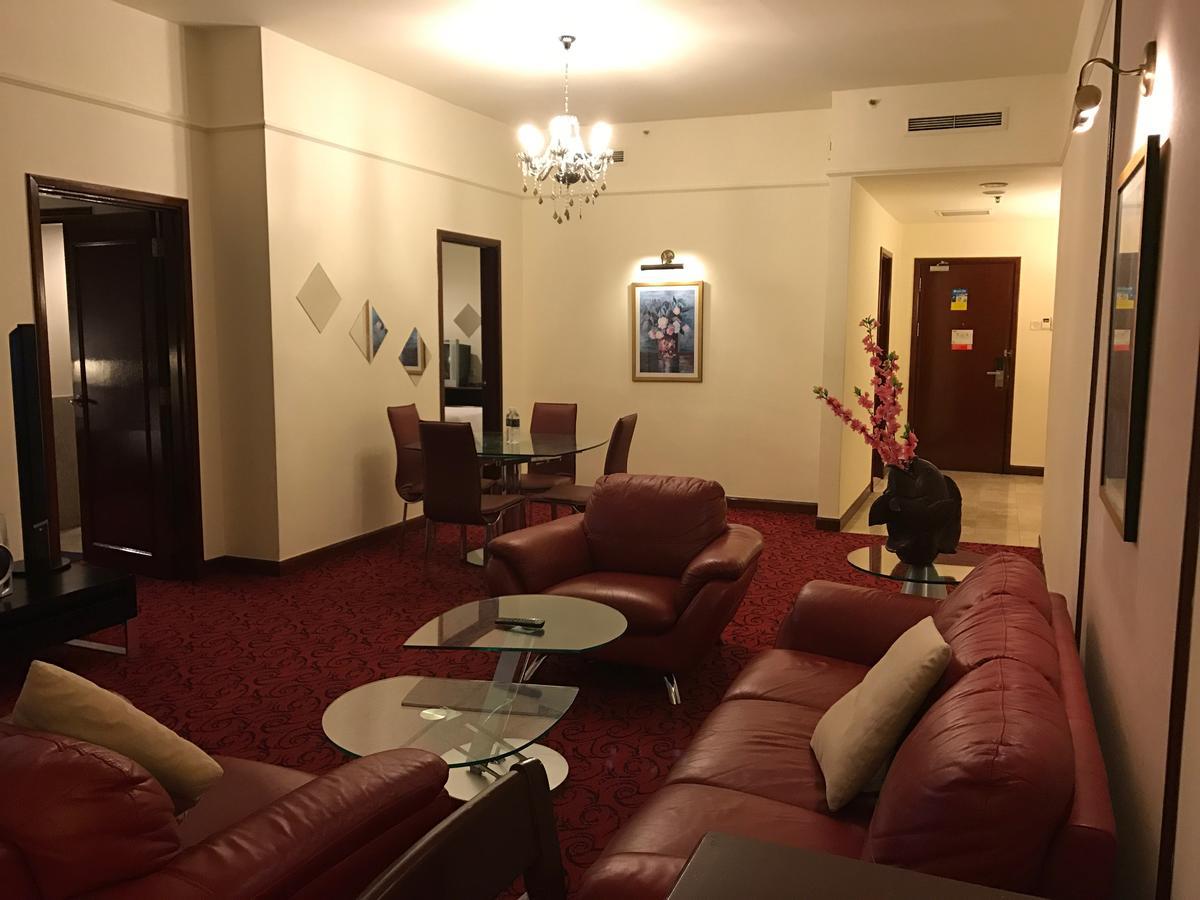 Times Square Service Suites Куала Лумпур Екстериор снимка
